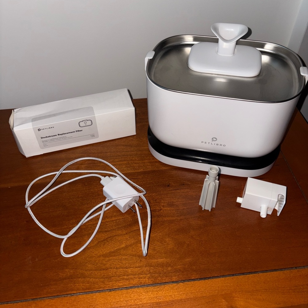 Petlibro Wireless Pet Water Fountain - White